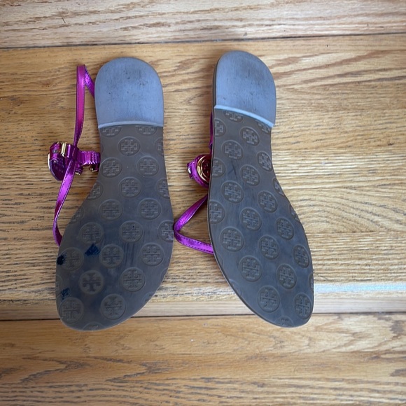 Tory Burch, purple metallic leather sandals with gold logo 7.5 - Picture 3 of 5